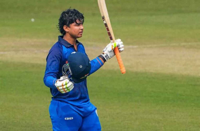 वैभव सूर्यवंशी का शतकीय तूफान, साउथ अफ्रीका की गेंदबाज़ी उड़ी