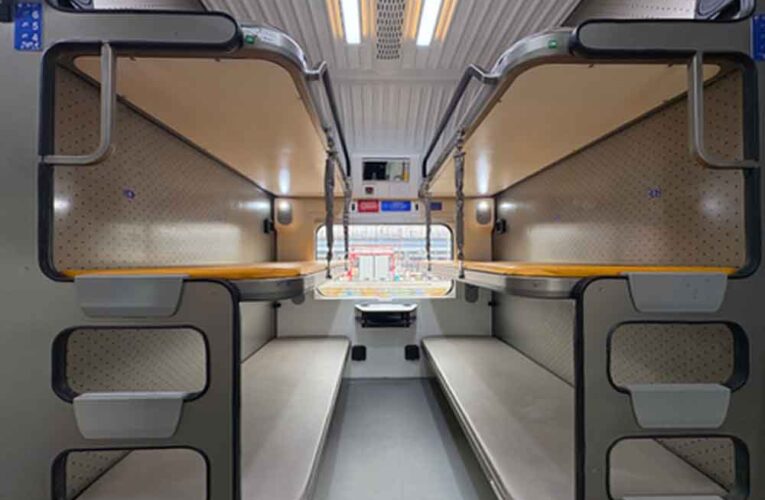 वंदे भारत स्लीपर ट्रेन: सफर में मिलेगा लग्ज़री का अनुभव, वर्ल्ड क्लास तकनीक से बदलेगी रात की यात्रा