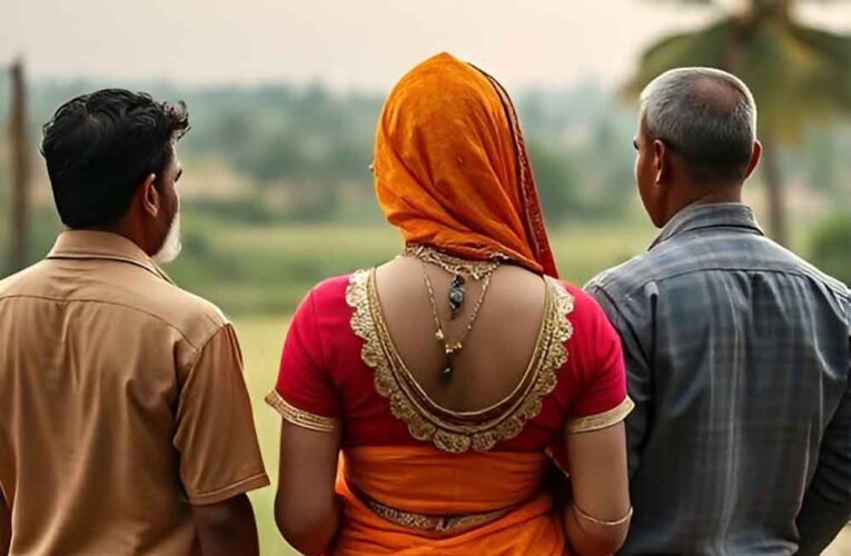 बिना तलाक पत्नी ने प्रेमी से रचाई शादी, बच्चा होने के बाद कलेक्ट्रेट पहुंचा इंसाफ मांगता पति