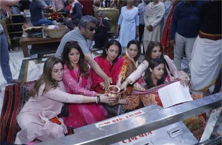 उज्जैन में महाकाल दर्शन को पहुंचीं एकता कपूर, कहा – यहां आकर मन को मिली गहरी शांति