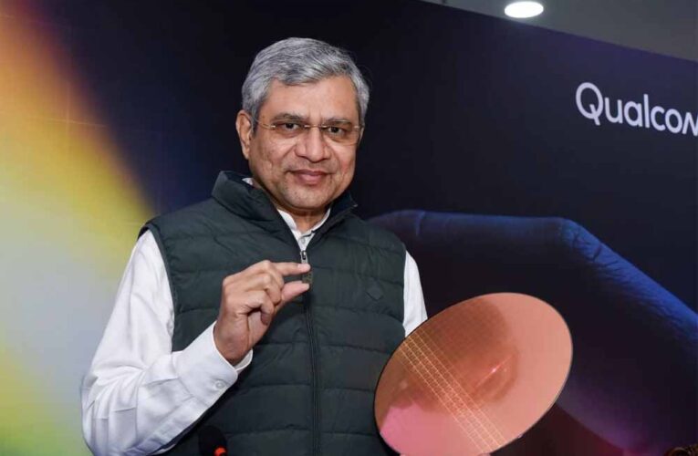 दो उंगलियों के बीच 2nm चिप: क्या अश्विनी वैष्णव की यह उपलब्धि बदल देगी भारत का तकनीकी भविष्य?