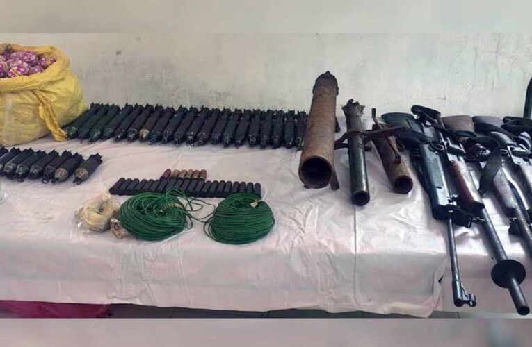 सुरक्षा बलों की बड़ी कामयाबी, नक्सलियों के हथियारों का जखीरा और IED बरामद