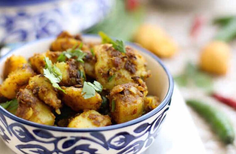 लंच के लिए आसान और स्वादिष्ट विकल्प: झटपट बनने वाली आलू की सूखी सब्जी