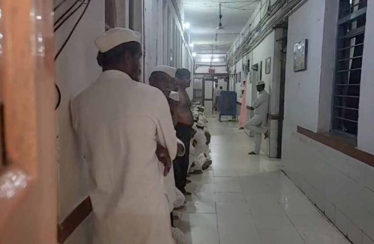 सेंट्रल जेल में सनसनी: कैदी ने हंसिया से गला रेतकर की आत्महत्या की कोशिश, हालत गंभीर