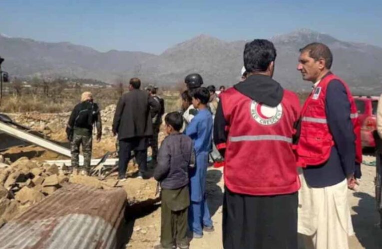 खैबर पख्तूनख्वा में आतंकी हमला: पुलिस स्टेशन और कस्टम ऑफिस निशाने पर, दो अधिकारियों की मौत