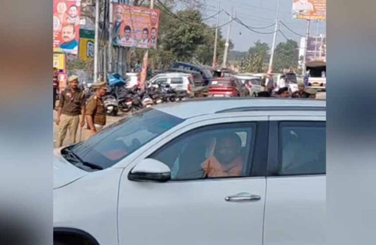 पीएम मोदी के कार्यक्रम से पहले मेरठ पहुंचे सीएम योगी, तैयारियों की करेंगे समीक्षा