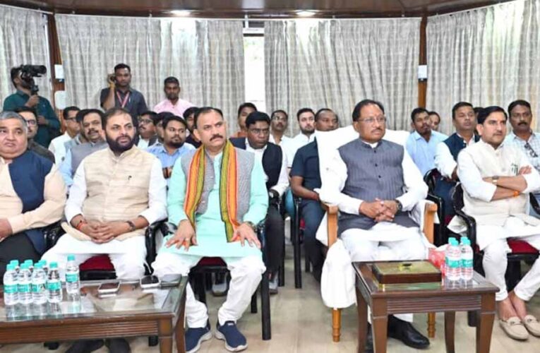 मुख्यमंत्री विष्णु देव साय ने सुनी ‘मन की बात’ की 131वीं कड़ी