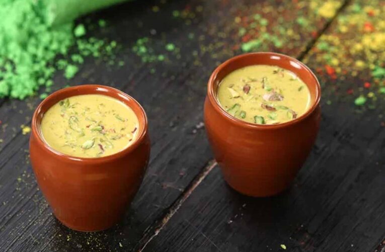 होली की रंगीन मस्ती में स्वाद का तड़का: घर पर ऐसे बनाएं खसखस वाली ठंडाई