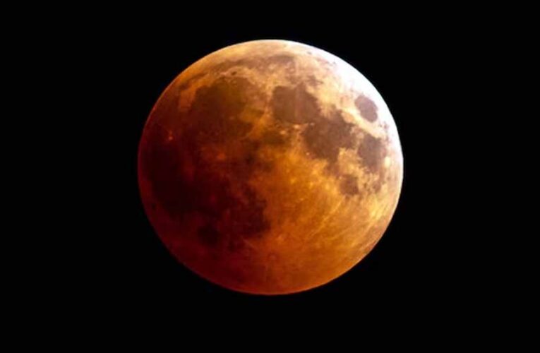 चंद्र ग्रहण में क्या करें और क्या न करें? जानिए धार्मिक व वैज्ञानिक नियम