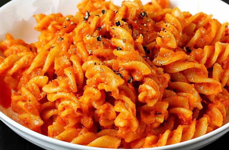 5 मिनट में तैयार करें स्वादिष्ट मिक्स सॉस पास्ता | आसान रेसिपी