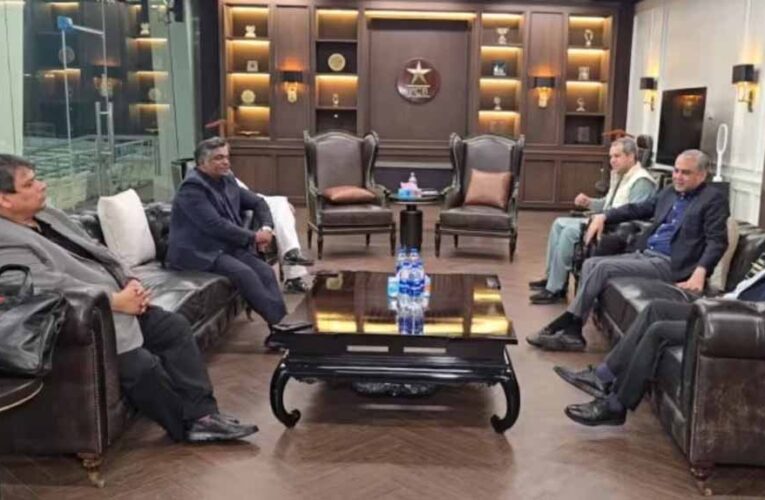 रात की फ्लाइट, 5 घंटे की मीटिंग और लाहौर का न्योता: वर्ल्ड कप से बाहर बांग्लादेश को क्यों मिली यह पेशकश?