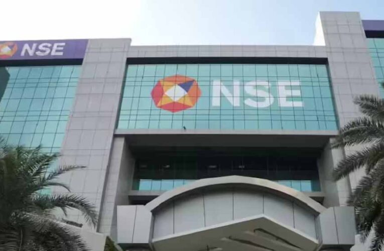 National Stock Exchange of India पर ट्रेडिंग अकाउंट्स 25 करोड़ के पार, SIP और शेयर बाजार में निवेशकों का बढ़ता भरोसा