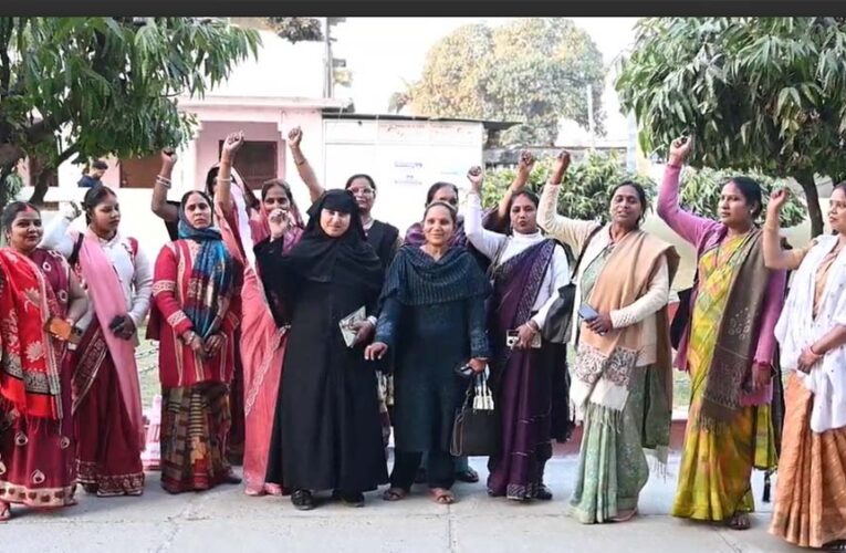 हर महीने लाख तक कमाने लगीं हैं लखपति दीदियां