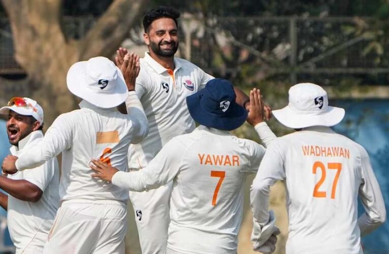 67 साल के इंतजार के बाद जम्मू-कश्मीर रणजी फाइनल में, बंगाल को 6 विकेट से हराया