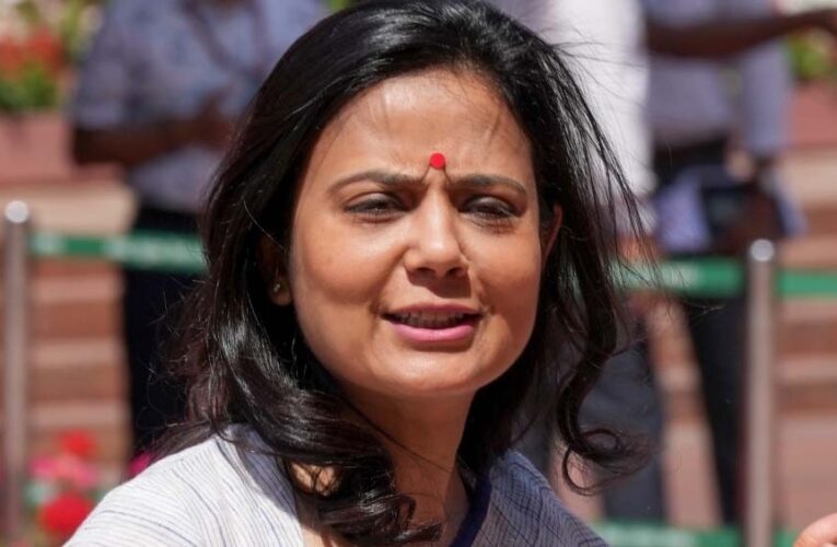 पूर्व प्रेमी के खिलाफ हाईकोर्ट पहुंचीं महुआ मोइत्रा, कुत्ते को लेकर विवाद हुआ सुर्खियों में