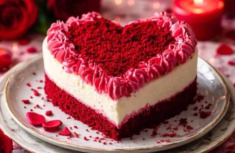 वैलेंटाइन डे स्पेशल: सिर्फ 5 मिनट में बनाएं एगलेस रेड वेलवेट केक, जानें शेफ कुणाल कपूर के खास टिप्स