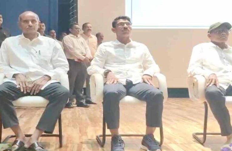 माओवादी संगठन को ऐतिहासिक झटका: देवजी समेत दो केंद्रीय नेताओं ने एक साथ किया सरेंडर