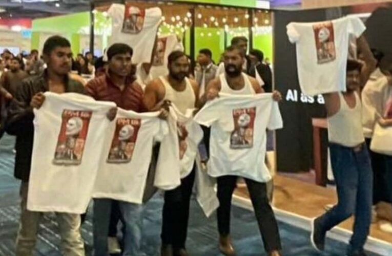 पुलिस कस्टडी में भेजे गए चार यूथ कांग्रेसी कार्यकर्ता, AI सम्मेलन में शर्टलेस प्रदर्शन पर कोर्ट ने दिखाई सख्ती