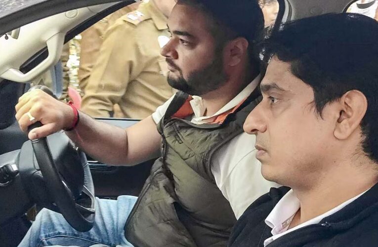 AI समिट में शर्टलेस प्रदर्शन पड़ा भारी, यूथ कांग्रेस अध्यक्ष उदय भानु गिरफ्तार