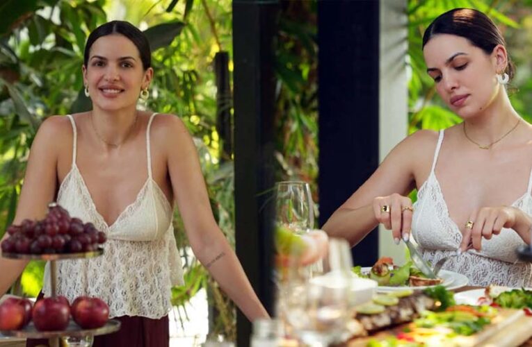 Natasa Stankovic बिकिनी में ग्लैमरस अंदाज में छाईं, समुद्र किनारे किया चिलिंग