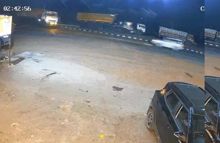 बिलासपुर में ट्रेलर ने स्कॉर्पियो को मारी रॉन्ग साइड टक्कर, 4 की मौत, गैस कटर से गाड़ी काटकर निकाले शव