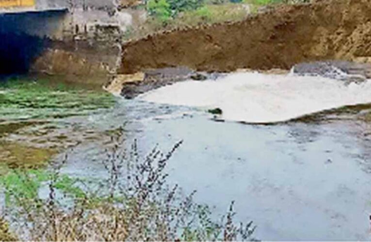 जबलपुर में बरगी बांध की नहर फूटी, 6 गांवों और खेतों में घुसा पानी