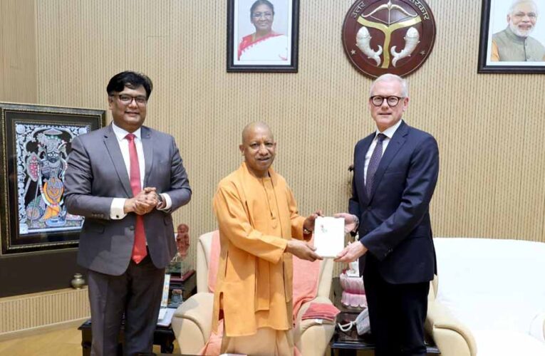 सिंगापुर की कम्पनी ‘एपी मोलर माएर्स्क के प्रमुख ने की मुख्यमंत्री योगी आदित्यनाथ से मुलाकात