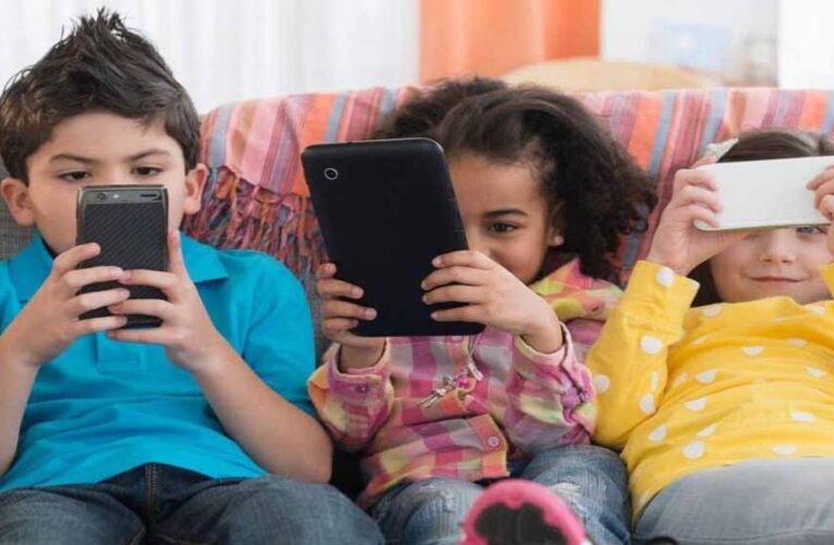 ऑस्ट्रेलिया के बाद यूरोप में सख्ती, स्पेन और ग्रीस में बच्चों के लिए सोशल मीडिया बैन की तैयारी