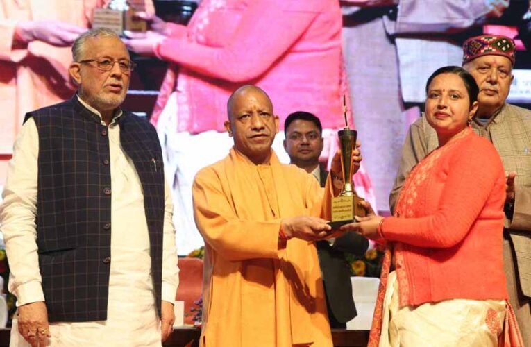 किसानों को अब 5 मिनट में ई-केसीसी से ऋण: सीएम योगी