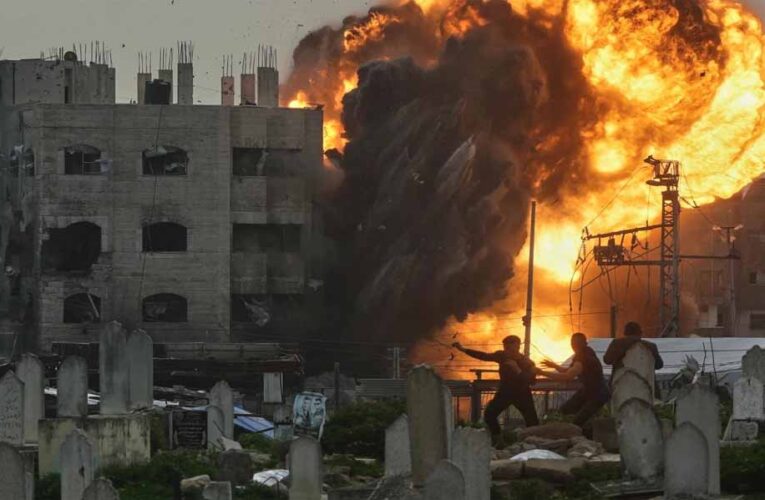 गाजा में 3-मंजिला इमारत पर इजरायल का एयरस्ट्राइक, कैमरे में कैद हुई खौफनाक तस्वीर