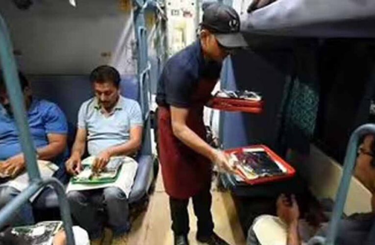 अब ट्रेन में सीट छोड़कर नहीं जाना होगा, IRCTC ने शुरू की नई सर्विस!