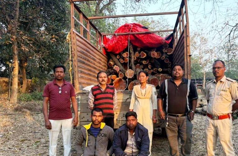 खैर लकड़ी की अंतर्राज्यीय तस्करी का भंडाफोड़