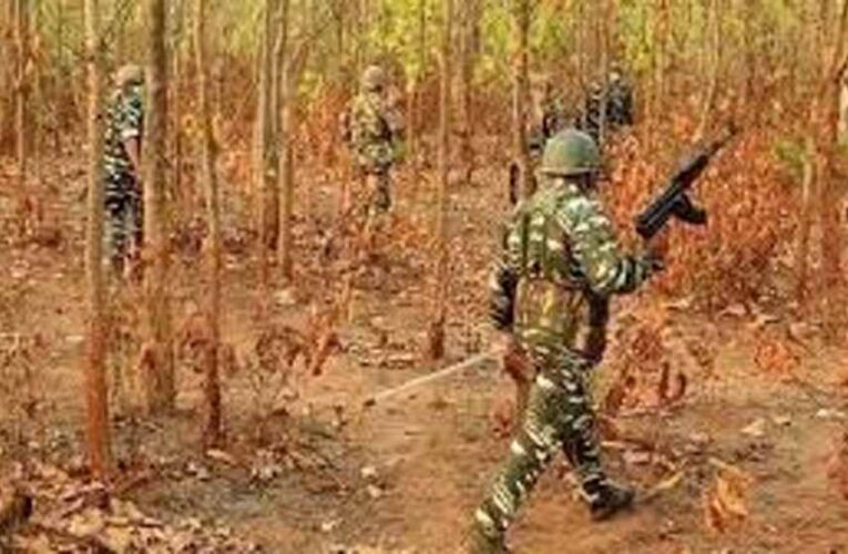 बीजापुर में सुरक्षाबलों से मुठभेड़ में दो वर्दीधारी नक्सली ढेर, कई हथियार बरामद