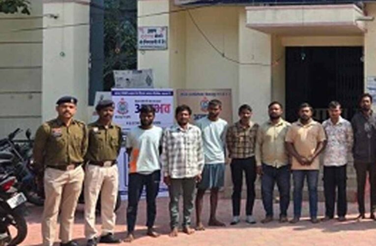 कांम्बिंग गश्त में 126 वारंटी और 11 फरार आरोपी पकड़े, 300 जवानों ने संभाला मोर्चा