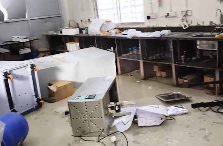 कोंडागांव में अपशिष्ट से फसल हुई खराब, गुस्साए ग्रामीणों ने मक्का प्लांट में घुसकर की तोड़-फोड़