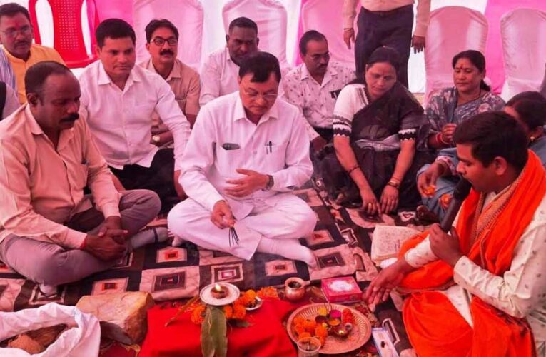 उद्योग मंत्री लखनलाल देवांगन ने 1.58 करोड़ के विकास कार्यों का किया भूमिपूजन व लोकार्पण