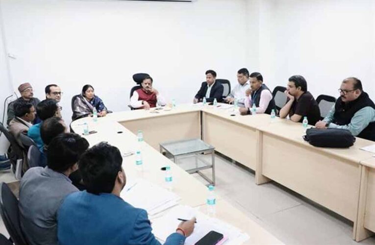 सुपर स्पेशलिटी अस्पताल में मरीजों को उपलब्ध हों तृतीयक स्तर की स्वास्थ्य सेवाएं : उप मुख्यमंत्री  शुक्ल