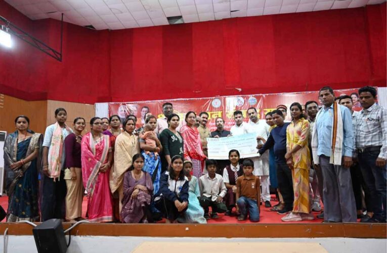 विभिन्न योजनाओं के तहत 1.37 करोड़ से अधिक की राशि वितरित