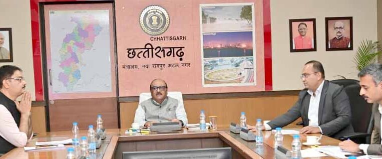 पीएमजी एवं प्रगति परियोजनाओं की मुख्य सचिव ने की समीक्षा