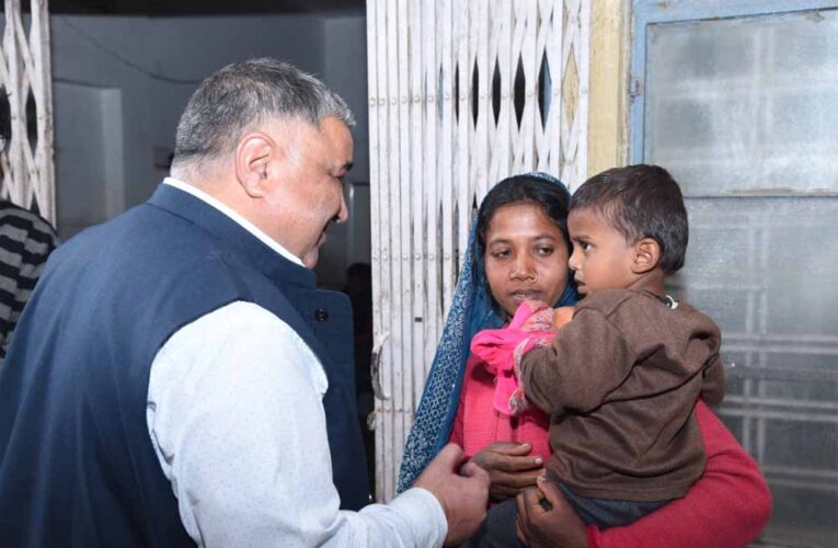 CM विष्णु देव साय के जन्मदिवस पर लखनपुर में विशेष पूजा-अर्चना, मंत्री राजेश अग्रवाल ने मरीजों को बांटे फल