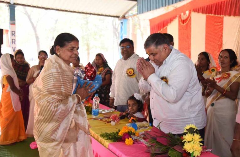 रामगढ़ में मितानिनों द्वारा आयोजित स्वास्थ्य पंचायत सम्मेलन में शामिल हुए पर्यटन एवं संस्कृति मंत्री  राजेश अग्रवाल