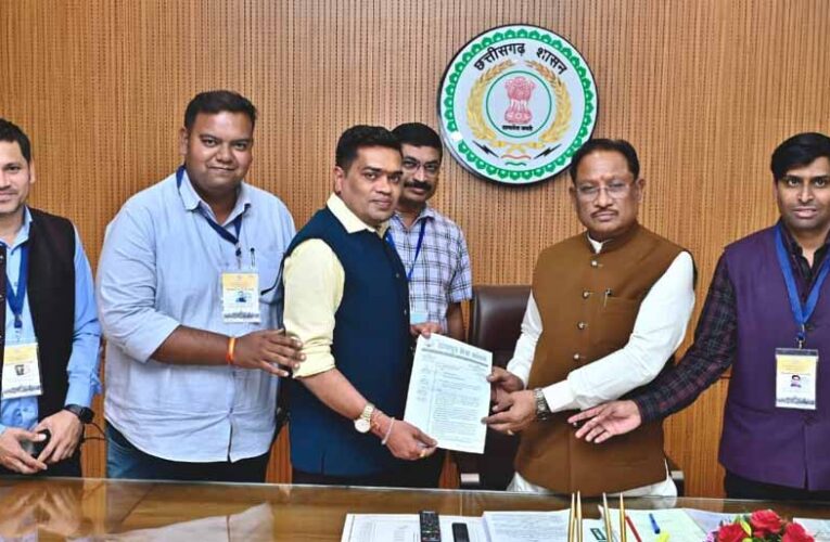 मुख्यमंत्री विष्णुदेव साय से प्रेस क्लब प्रतिनिधिमंडल ने की सौजन्य मुलाकात रंगोत्सव कार्यक्रम में मुख्य अतिथि के रूप में किया आमंत्रित