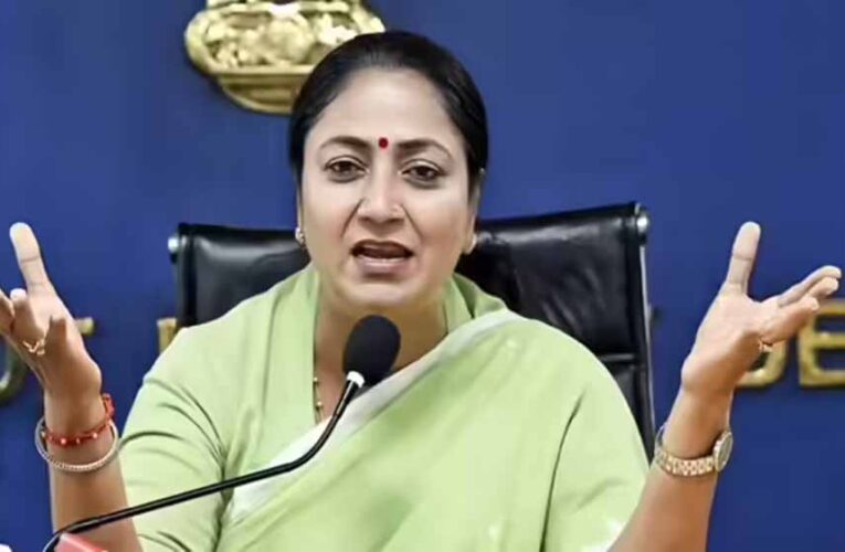 दिल्ली में बेटियों को बड़ा तोहफा, लखपति बनाएगी रेखा गुप्ता सरकार