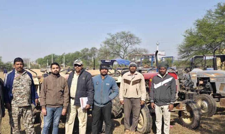 कोसीर एवं सरिया क्षेत्र में अवैध रेत परिवहन पर सख्त कार्रवाई, ट्रैक्टर जब्त