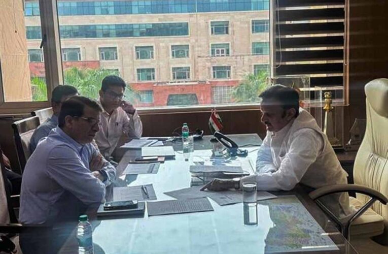 रीवा में विमानन सेवाओं के विस्तार और सुदृढ़ीकरण कार्यों की उप मुख्यमंत्री  शुक्ल ने की समीक्षा