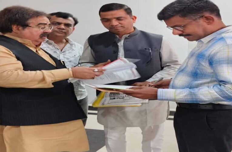 अविलंब सुधारी जाये सड़के -चेंबर कलेक्टर से मिले चेंबर के पदाधिकारी