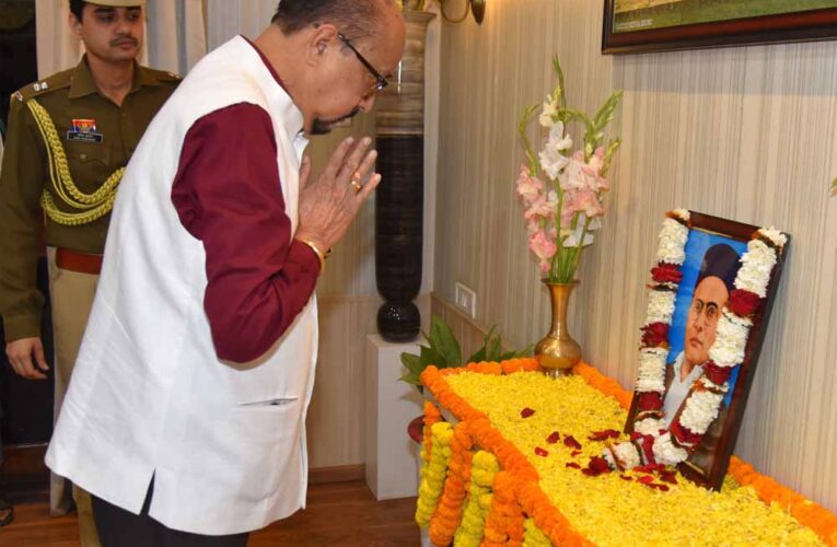 राज्यपाल  डेका ने वीर विनायक दामोदर सावरकर को श्रद्धांजलि दी