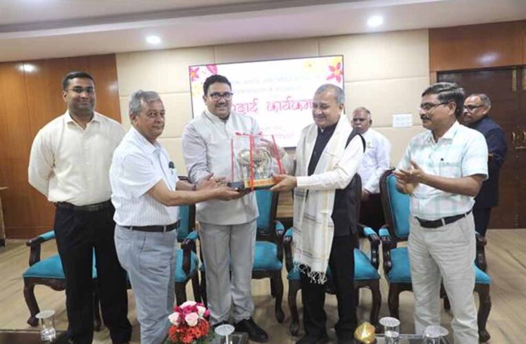 राज्यपाल के अपर सचिव  भार्गव का विदाई समारोह सम्पन्न