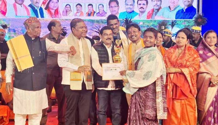 वन मंत्री  कश्यप ने नारायणपुर में 65 करोड़ 96 लाख रूपए से अधिक के विकास कार्यों का किया भूमिपूजन