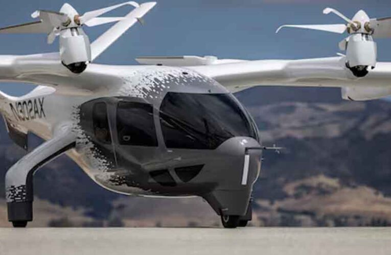 भारत में जल्द शुरू होगी एयर टैक्सी सेवा, AI समिट में पेश हुआ मॉडल; 8 मिनट में तय करेगी 36 KM